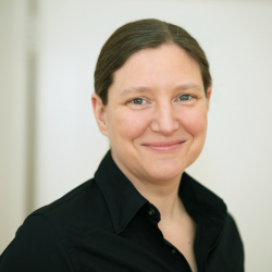 Stephanie Kropf